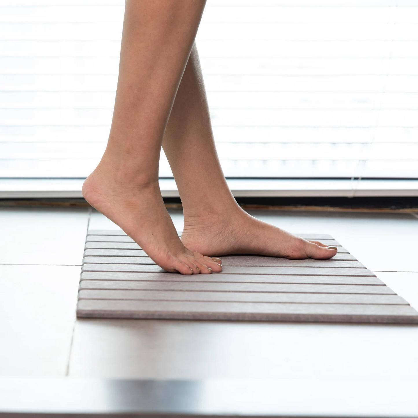 Slatted Bath Mat – Safe & Comfortable | Ymonde ©