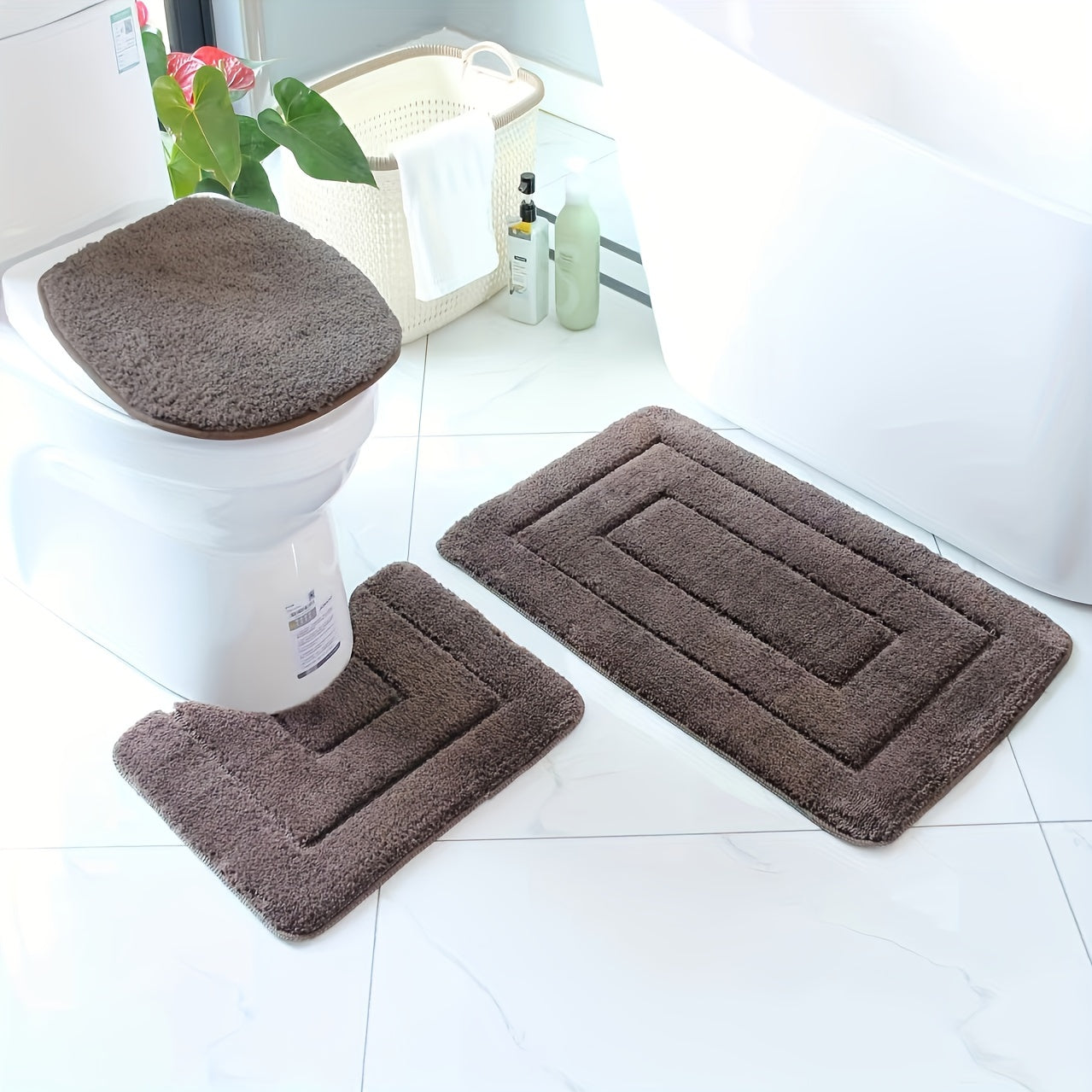 Luxury Three-Piece Bath Mat Set – Comfort & Grip | Ymonde ©