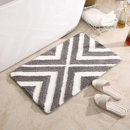StripeLuxe Bath Mat – Striped Design & Non-Slip Comfort | Ymonde