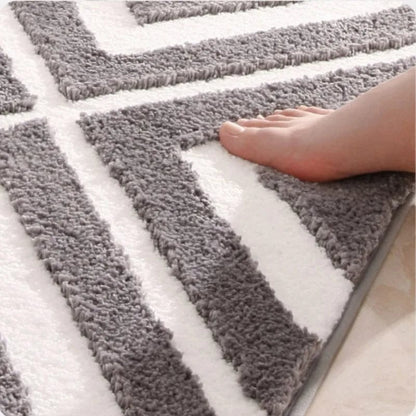 StripeLuxe Bath Mat – Striped Design & Non-Slip Comfort | Ymonde
